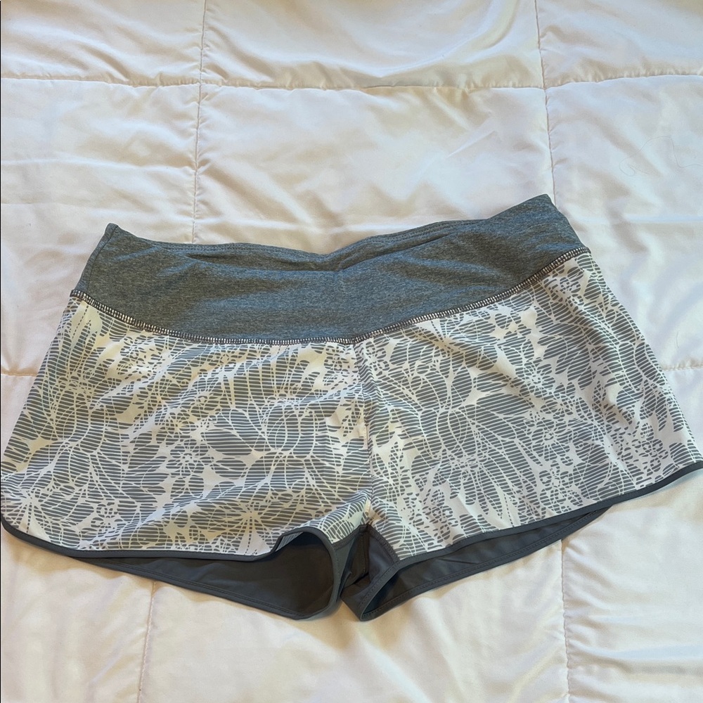 Women's MPG Gray Floral Shorts